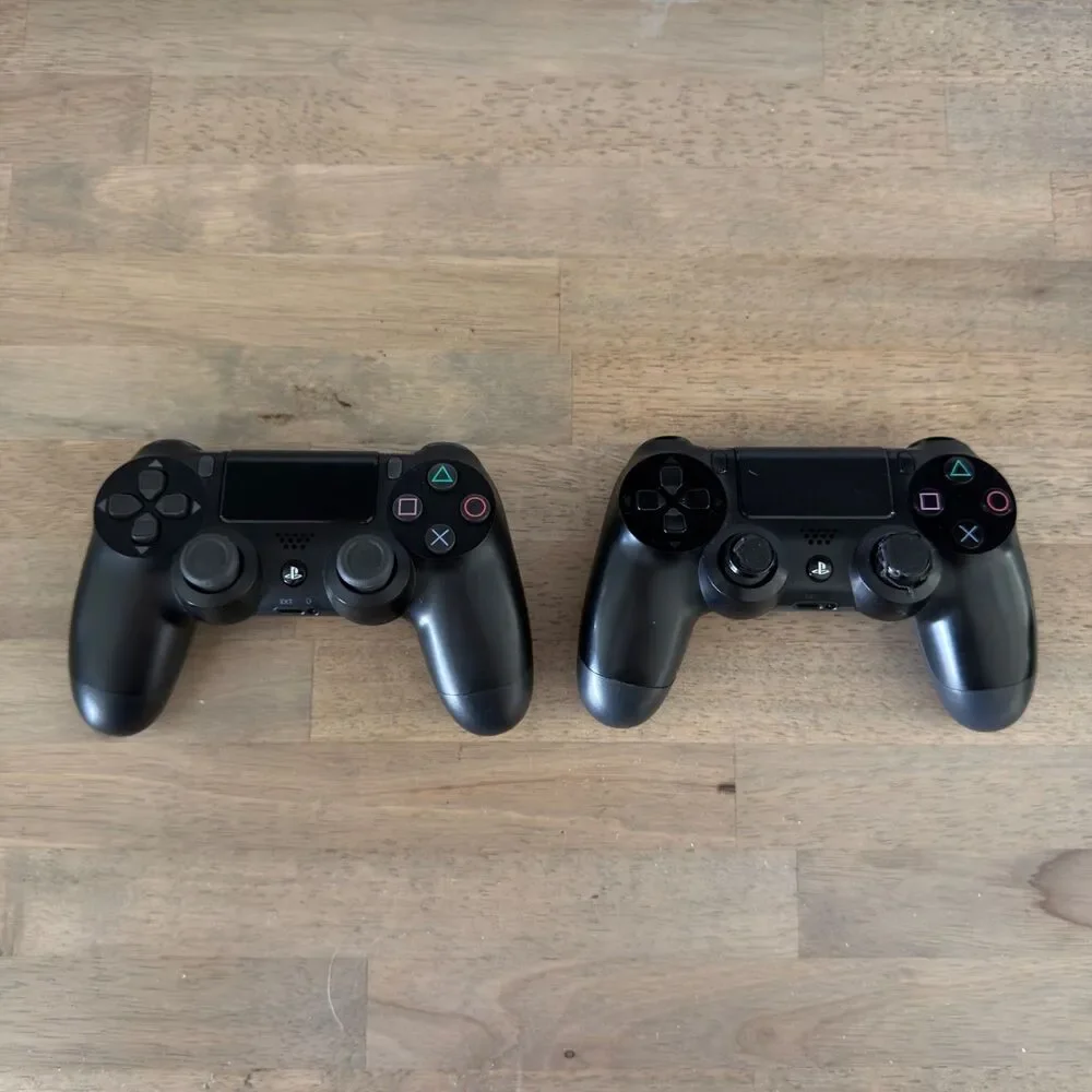 2 Sony PS4 DualShock 4 Wireless Controllers Black CUH-ZCT1U Genuine OEM Tested